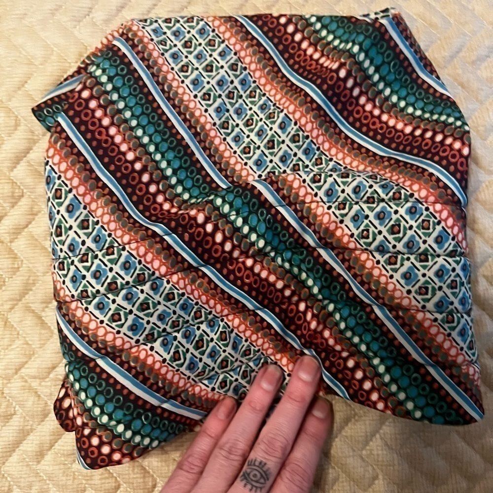 Vintage 1950s scarf tied and sewed blue red green white - Picture 3 of 4